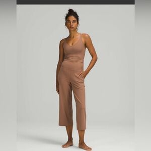 Lululemon Align Wide Leg Super-High-Rise Crop *23"
Cacao Size 18